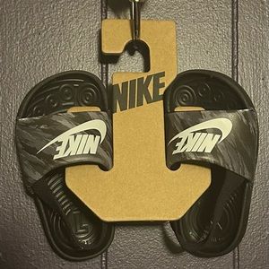 NIKE Slides. Size 6c, Like New!